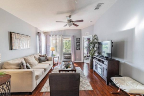STUNNING, Professional Decor, Near Dis, Sleeps 7, Pool, Private Patio With Views